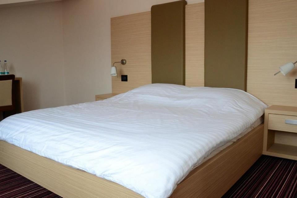 Zenti Plaza Hotel Drobeta Turnu Severin Room photo