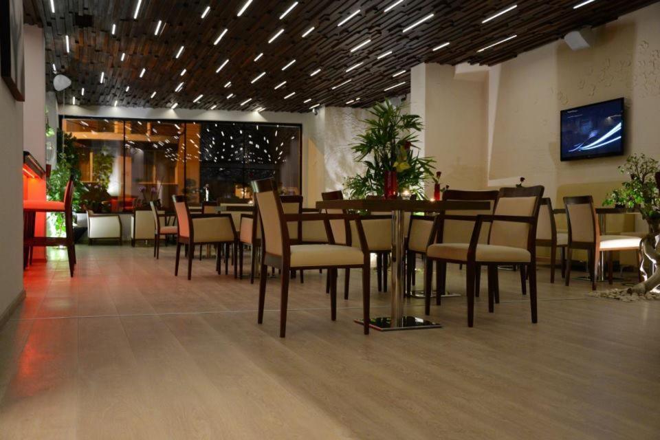 Zenti Plaza Hotel Drobeta Turnu Severin Exterior photo