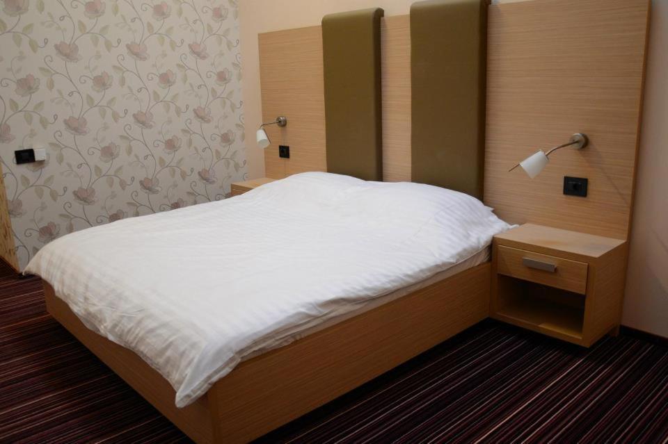 Zenti Plaza Hotel Drobeta Turnu Severin Exterior photo